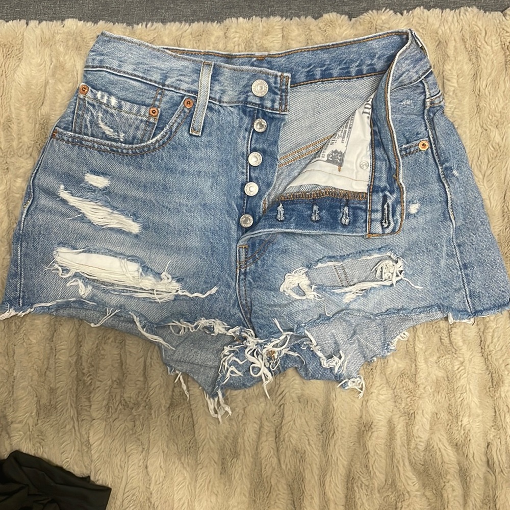 Levi high waisted distressed shorts